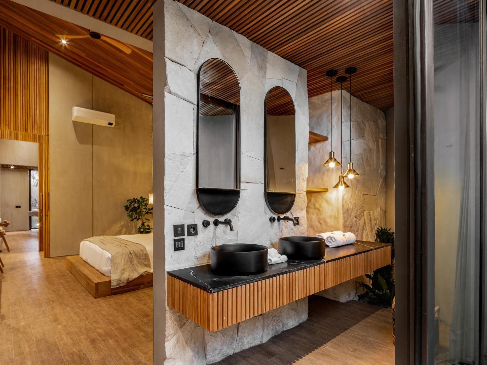 Villa Levante Bali By House Of Winds - Tropical Oasis Near Canggu Kerobokan Dış mekan fotoğraf